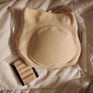 NWT Underoutfit Bra size small